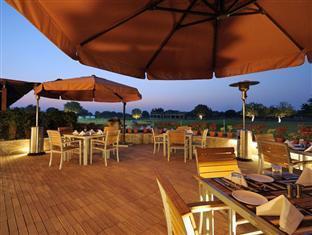 Club Mahindra Kensville Golf Resort Ahmedabad Exterior foto